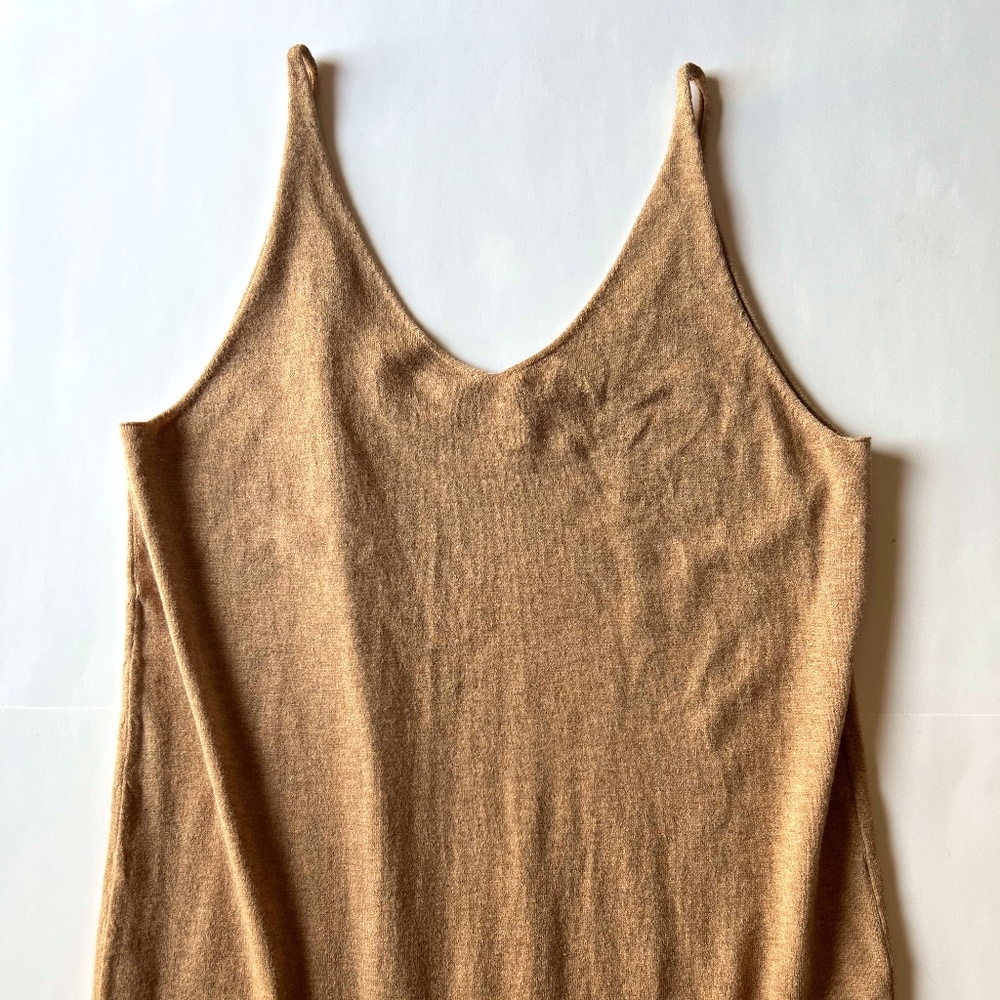 EASY THROW ON NEUTRAL DRESS